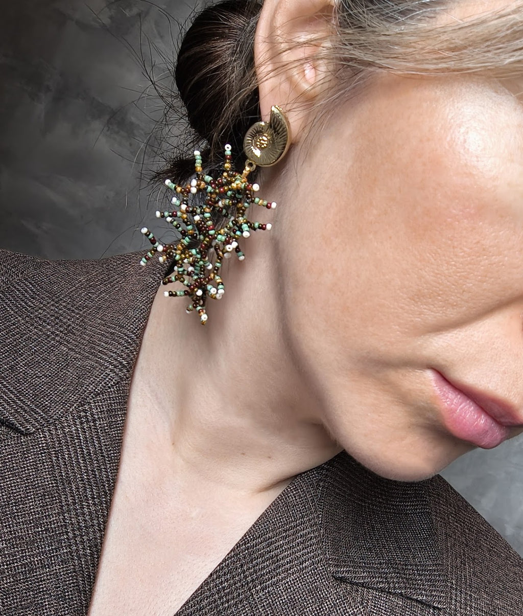 Aretes Diseño de Coral Tejido en Cuentas de Vidrio