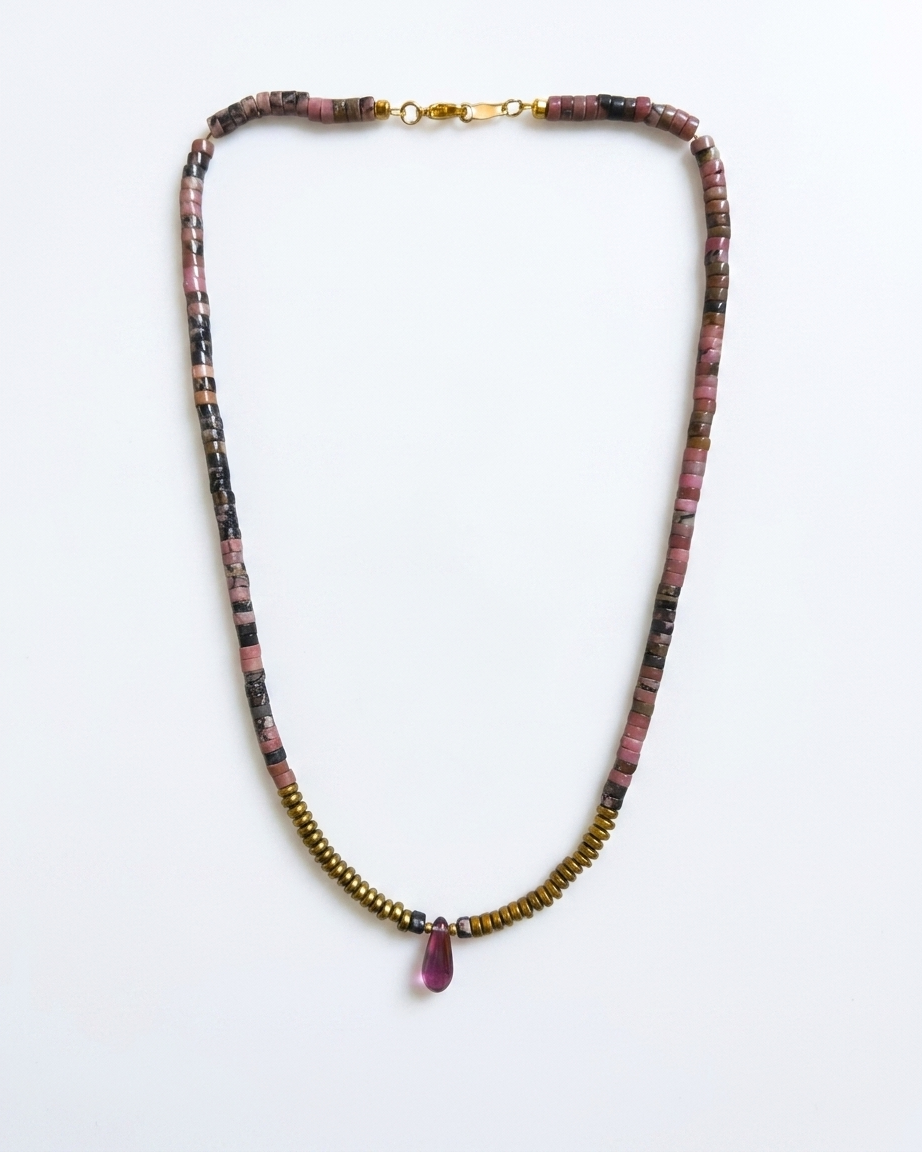 Collar de Piedras y Hematita con Dije de Gota Tornasol