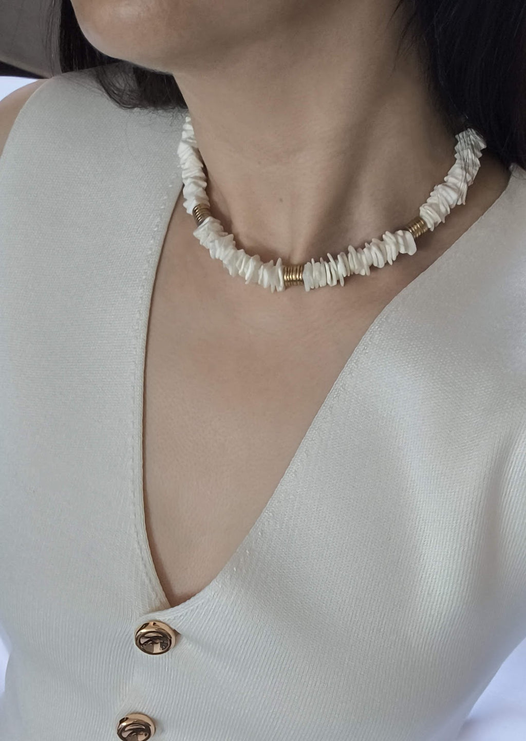 Collar Corto de Concha blanca Nácar y Hematita