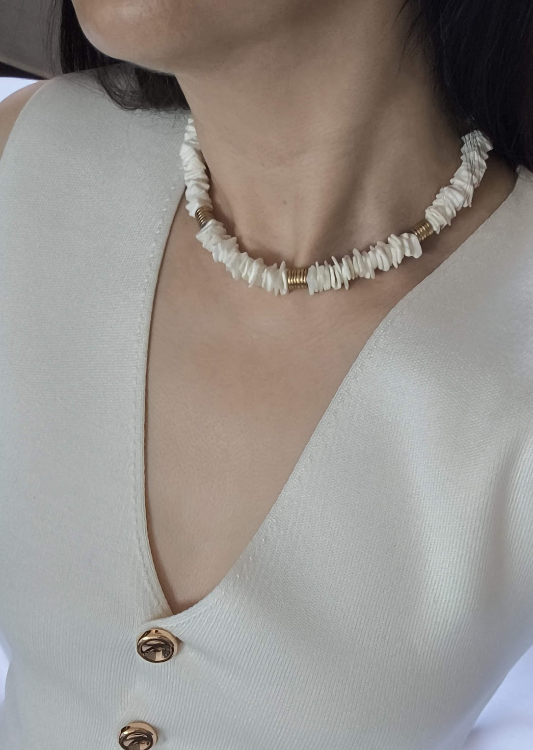 Collar Corto de Concha blanca Nácar y Hematita
