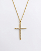 Collar Cruz con Incrustación de Zirconias Minimalista