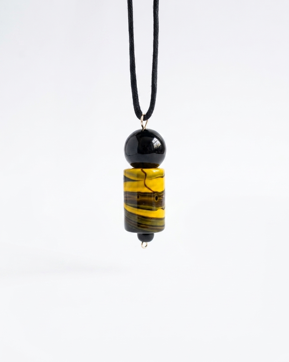 Collar Escultura de Agata y Cristal Murano Negro y Amarillo en Cordón de Algodón
