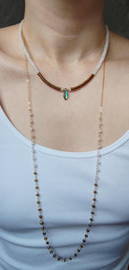 Collar de Piedras y Hematita con Dije de Gota Tornasol