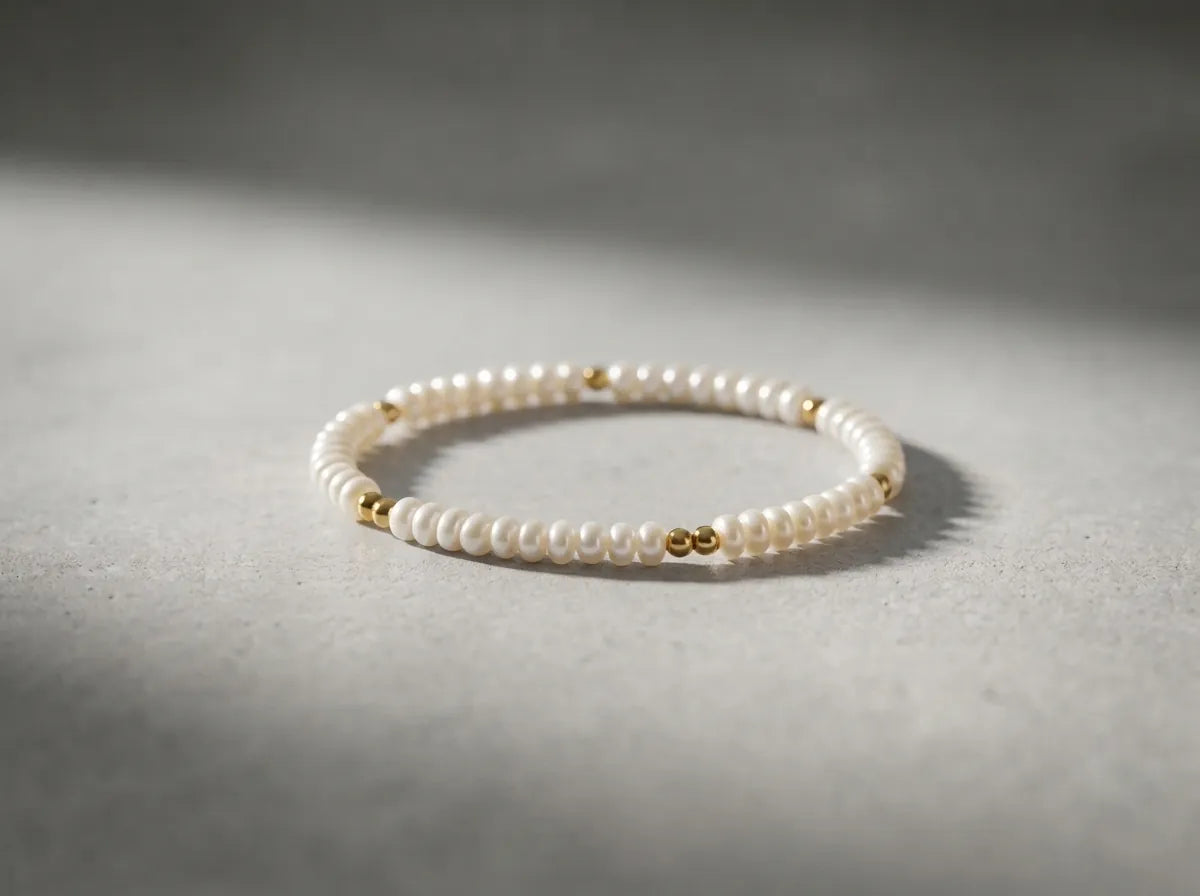 Pulsera de Perlas Naturales Tipo Dona y Oro Laminado