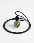 Collar Escultura de Agata y Cristal Murano Negro y Azul en Cordón de Algodón